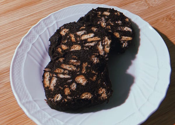 salame al cioccolato con frutti rossi